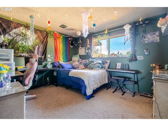 656 Nw THORNTON LAKE Dr, Albany, OR 97321