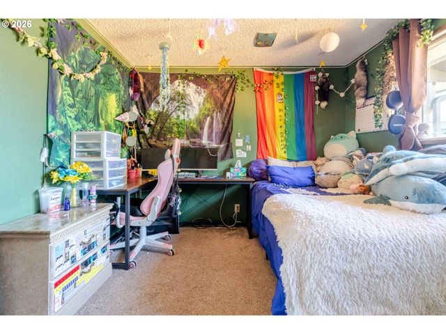 656 Nw THORNTON LAKE Dr, Albany, OR 97321