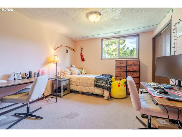 656 Nw THORNTON LAKE Dr, Albany, OR 97321