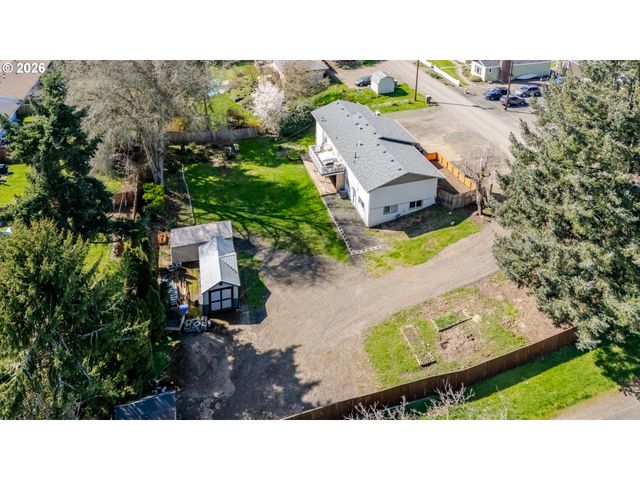 656 Nw THORNTON LAKE Dr, Albany, OR 97321