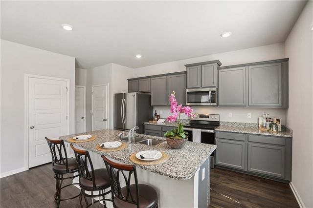 613 Sturbridge Court, Mcdonough, GA 30253