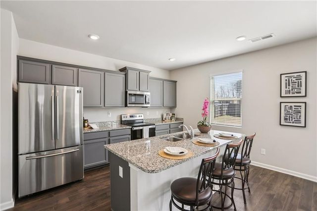 613 Sturbridge Court, Mcdonough, GA 30253