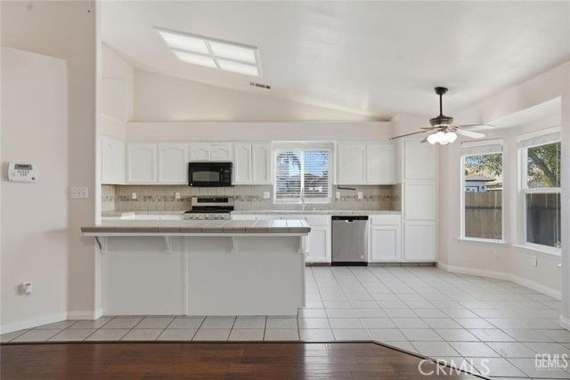 11130 New Forest, Bakersfield, CA 93312