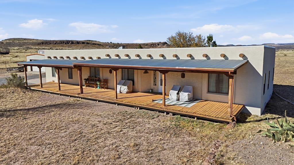 208 Sgt. Mulhern Loop, Fort Davis, TX 79734