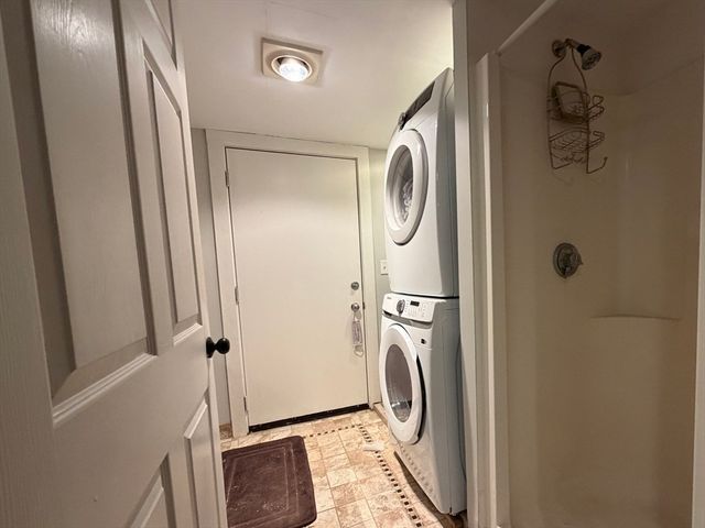 221 Charles Street 1, Cambridge, MA 02141