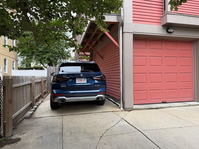 221 Charles Street 1, Cambridge, MA 02141