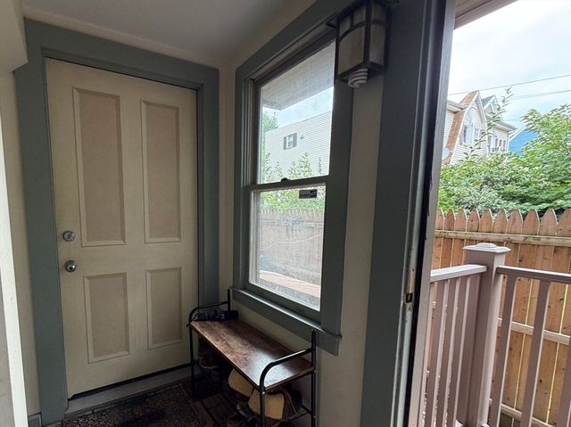221 Charles Street 1, Cambridge, MA 02141