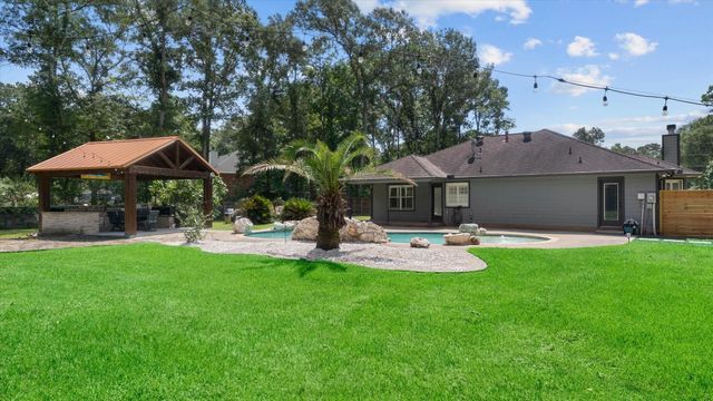 23963 Majestic Forest Forest, New Caney, TX 77357