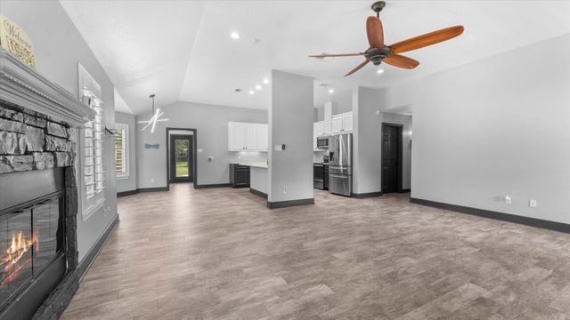 23963 Majestic Forest Forest, New Caney, TX 77357
