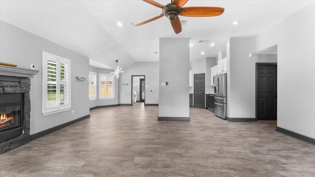 23963 Majestic Forest Forest, New Caney, TX 77357