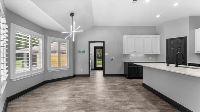 23963 Majestic Forest Forest, New Caney, TX 77357