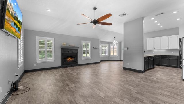23963 Majestic Forest Forest, New Caney, TX 77357