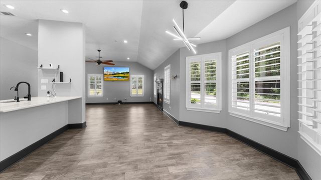 23963 Majestic Forest Forest, New Caney, TX 77357