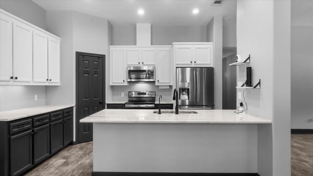 23963 Majestic Forest Forest, New Caney, TX 77357