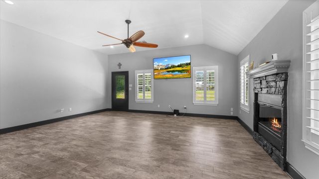 23963 Majestic Forest Forest, New Caney, TX 77357
