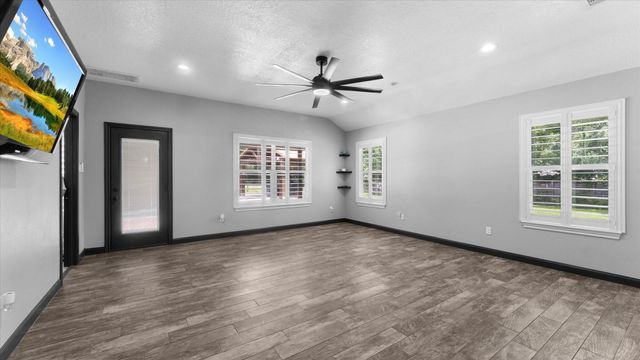 23963 Majestic Forest Forest, New Caney, TX 77357
