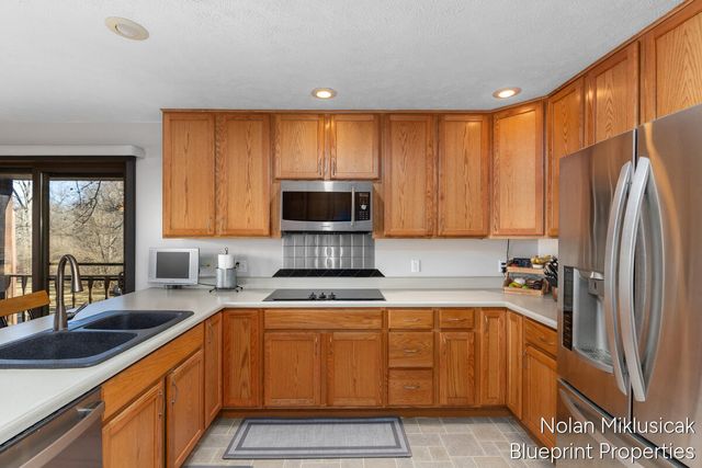 15342 W Almy, Howard City, MI 49329