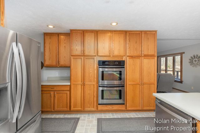 15342 W Almy, Howard City, MI 49329