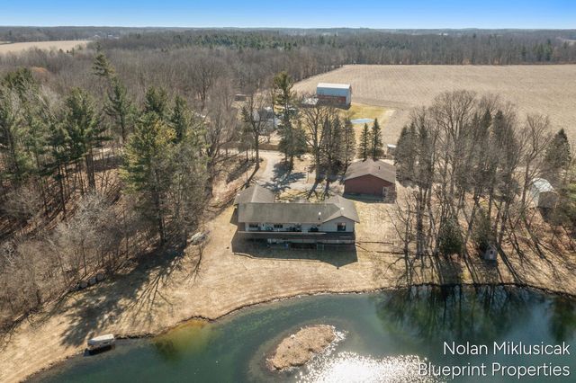 15342 W Almy, Howard City, MI 49329