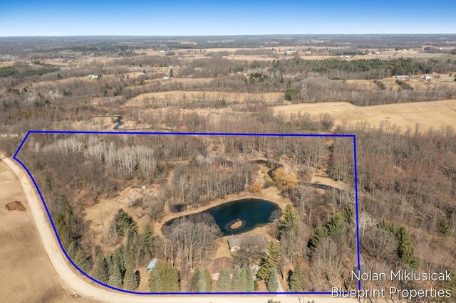 15342 W Almy, Howard City, MI 49329