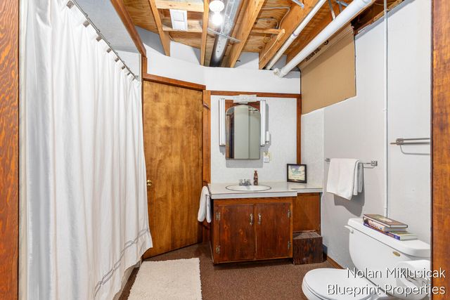 15342 W Almy, Howard City, MI 49329