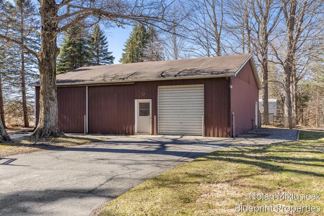15342 W Almy, Howard City, MI 49329