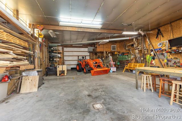 15342 W Almy, Howard City, MI 49329