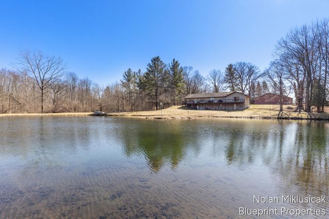 15342 W Almy, Howard City, MI 49329