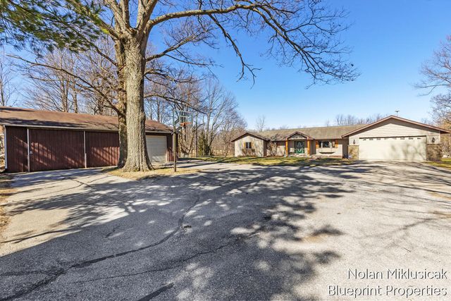 15342 W Almy, Howard City, MI 49329