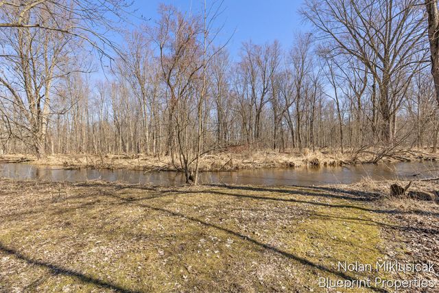 15342 W Almy, Howard City, MI 49329