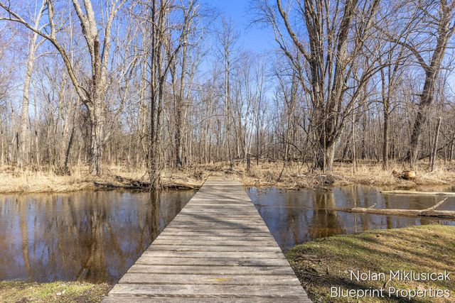 15342 W Almy, Howard City, MI 49329