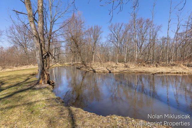 15342 W Almy, Howard City, MI 49329