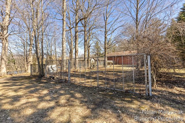 15342 W Almy, Howard City, MI 49329