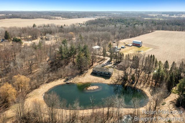 15342 W Almy, Howard City, MI 49329