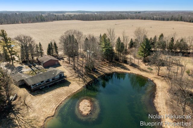 15342 W Almy, Howard City, MI 49329