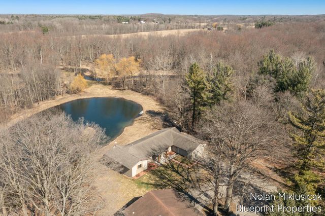 15342 W Almy, Howard City, MI 49329