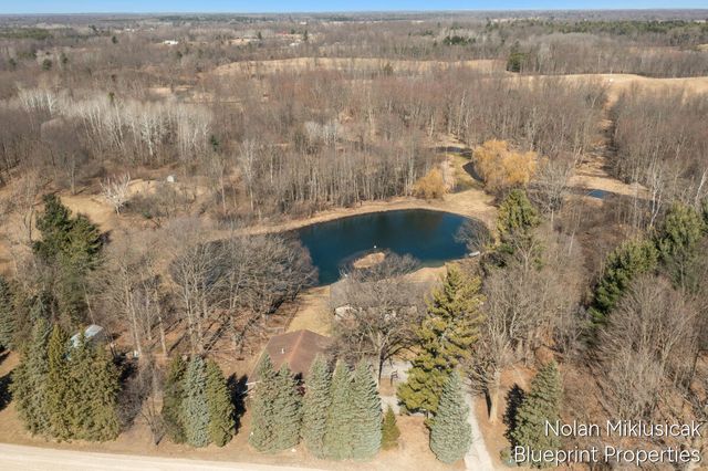 15342 W Almy, Howard City, MI 49329