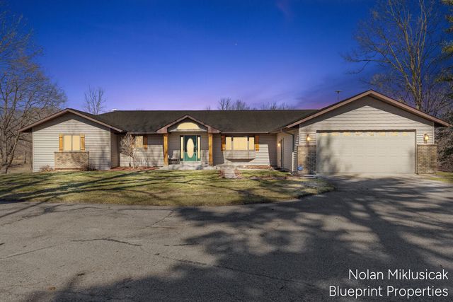 15342 W Almy, Howard City, MI 49329