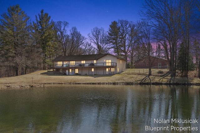 15342 W Almy, Howard City, MI 49329