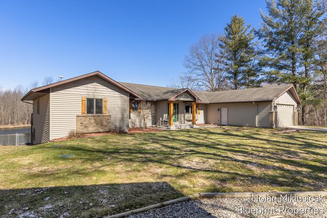 15342 W Almy, Howard City, MI 49329