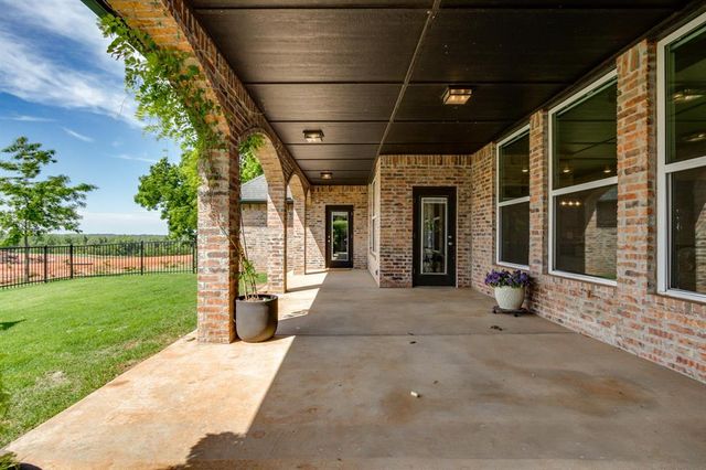 3725 River Valley Drive, Newcastle, OK 73065