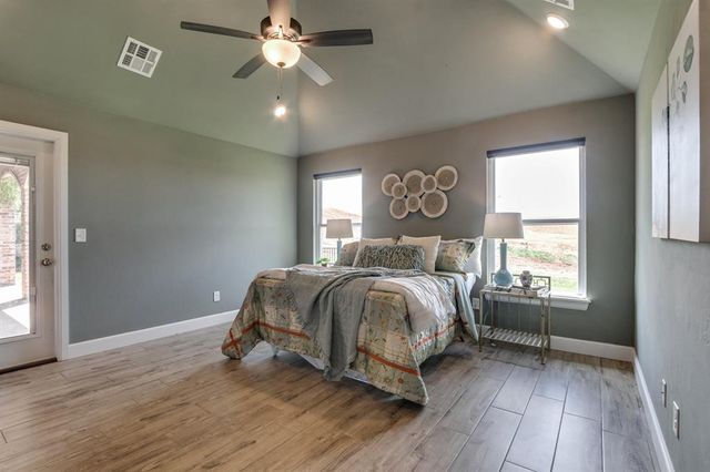 3725 River Valley Drive, Newcastle, OK 73065