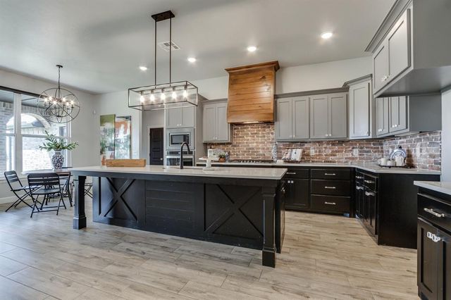3725 River Valley Drive, Newcastle, OK 73065