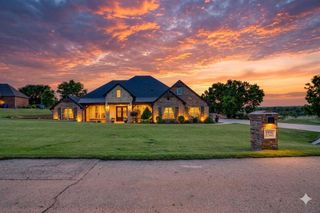3725 River Valley Drive, Newcastle, OK 73065
