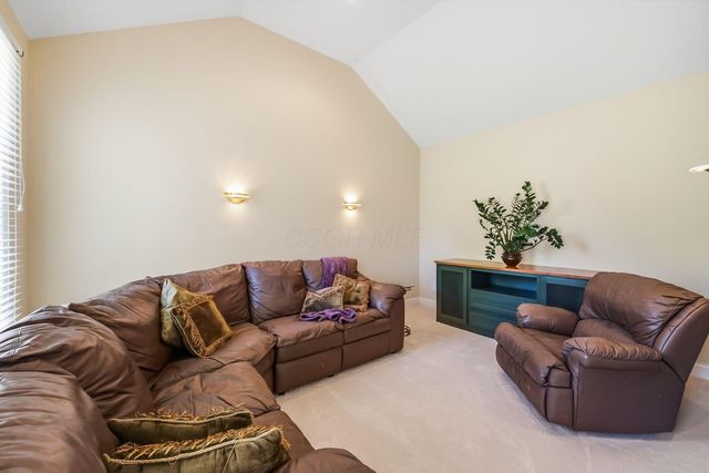 8226 Timber Mist Court, Dublin, OH 43017