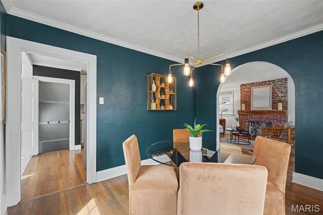 1721 W Adams Street, St Charles, MO 63301