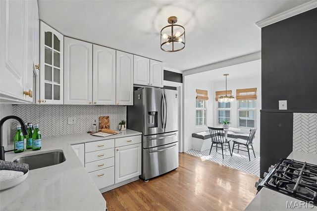1721 W Adams Street, St Charles, MO 63301