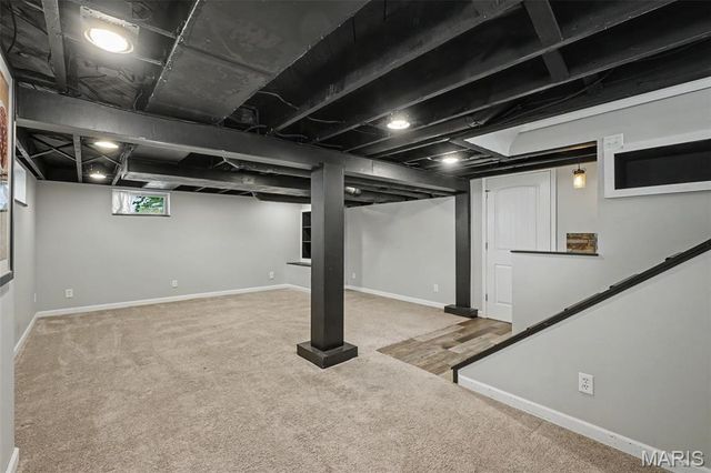 1721 W Adams Street, St Charles, MO 63301