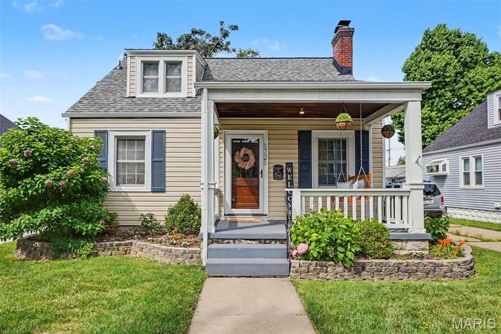 1721 W Adams Street, St Charles, MO 63301