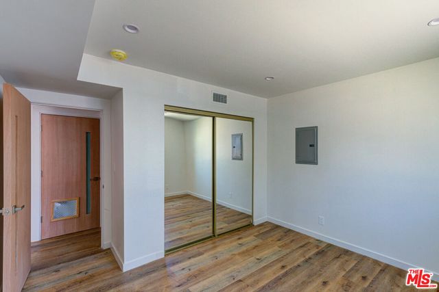 11906 Rochester, Los Angeles, CA 90025